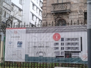 The construction planned to replace the "servants' house" after the latter has been demolished. (Photo: D.Breatnach)